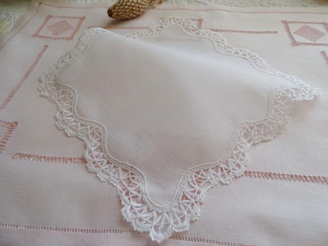 Lovely hand-made bobbin lace handkerchief in fine linen