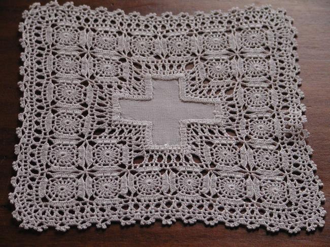 Lovely set of 3 doilies with crochet lace 1900.