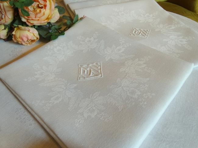 Beau service damassé de lin soyeux, 12 serviettes, monogramme & hibiscus