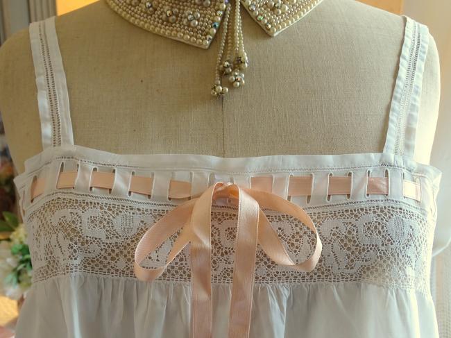 Adorable chemise de jour en batiste avec dentelle et passants
