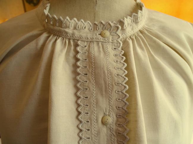 Très belle chemise de nuit en lin avec bordure festonnée à la main 1900 n°1