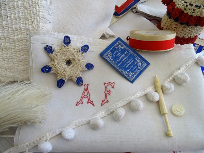 Ruban galon passementerie à pompons en coton blanc