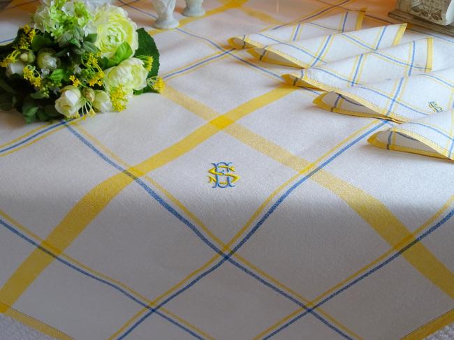 Elégante petite nappe et ses serviettes en lin granité monogramme SE