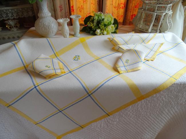 Elégante petite nappe et ses serviettes en lin granité monogramme SE