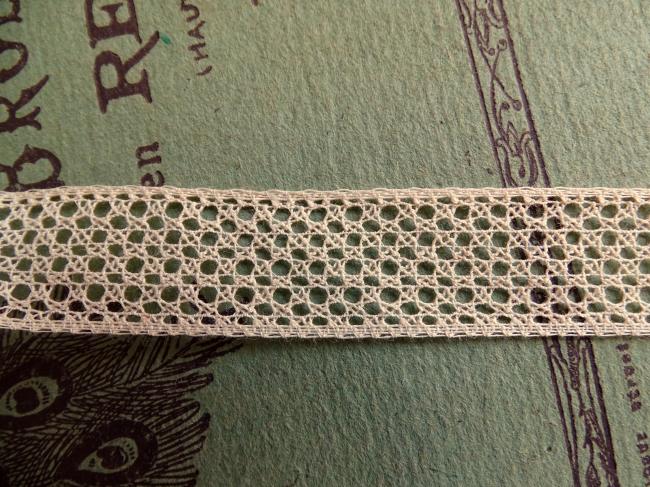 Coupon de fine dentelle d'entredeux en coton de couleur écrue (2,70m x 15mm)