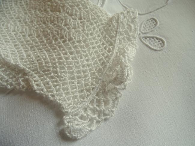 Jolie paire de gants en dentelle de crochet blanche 