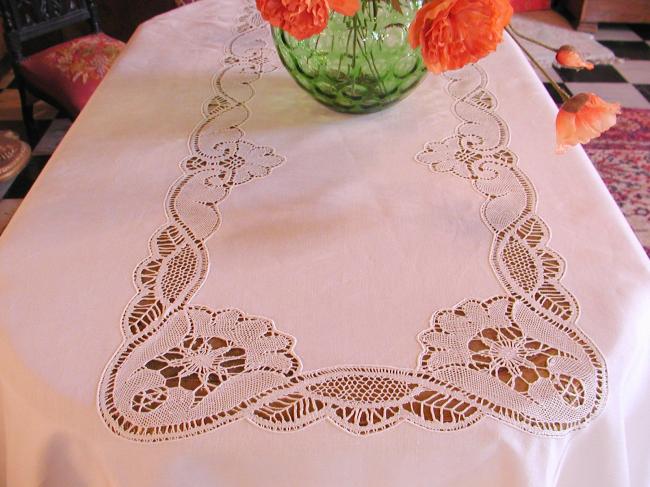 Exceptionnelle nappe avec superbes insertions de dentelle de Cluny &  serviettes