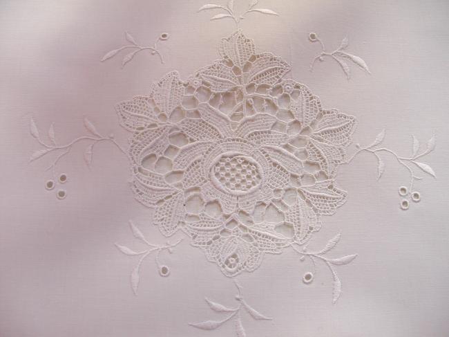 Splendid night dress case with very glamourous chemical lace 1900