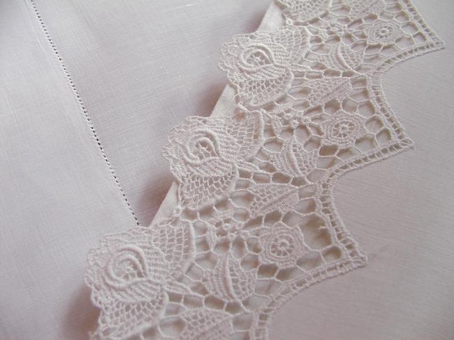 Splendid night dress case with very glamourous chemical lace 1900