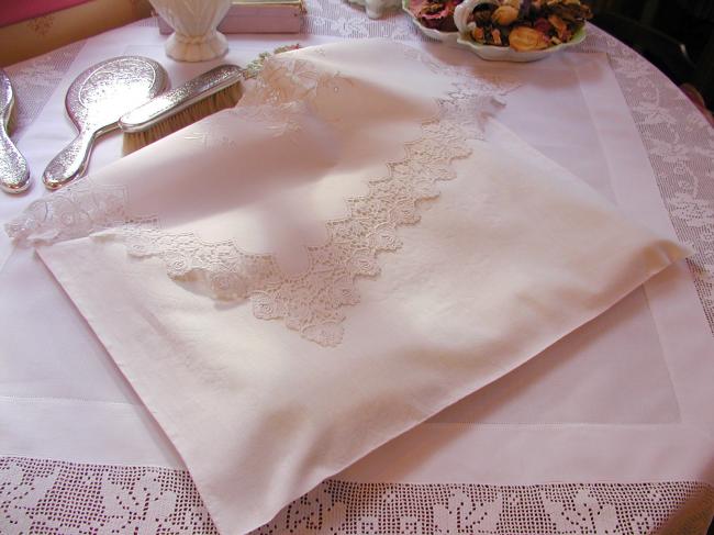 Splendid night dress case with very glamourous chemical lace 1900