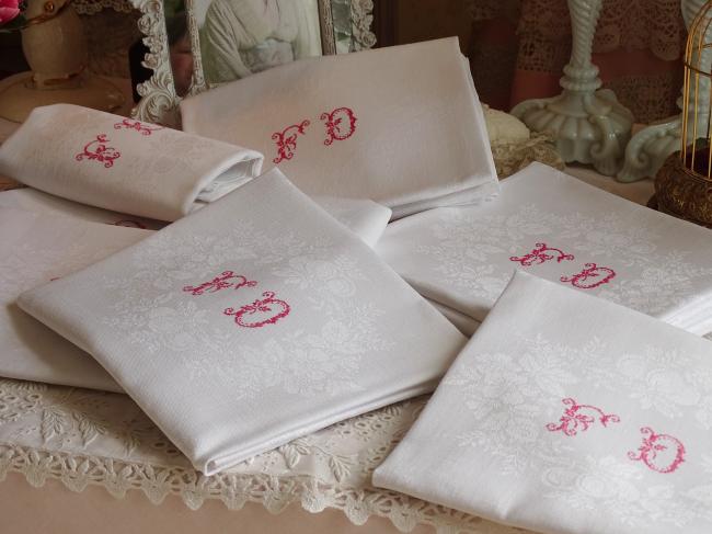 11 belles serviettes en damassé avec monogramme fleuri FD rouge