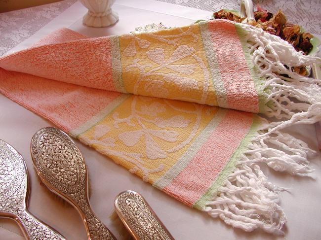 Superbe ancienne serviette de bain en éponge &franges ,couleur acidulée (saumon)