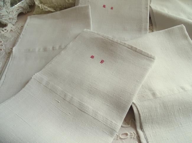 Série de 4 serviettes ou essuie-main en pur lin tissé, monogramme MB rouge
