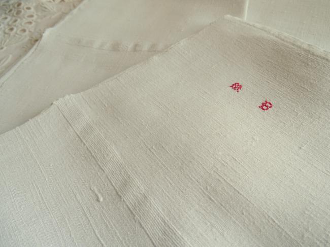 Série de 4 serviettes ou essuie-main en pur lin tissé, monogramme MB rouge