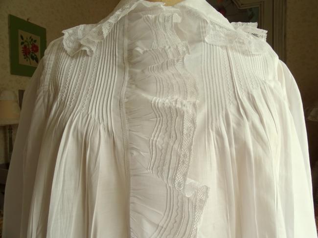 Belle chemise de nuit en batiste de lin avec dentelle & volants 1900