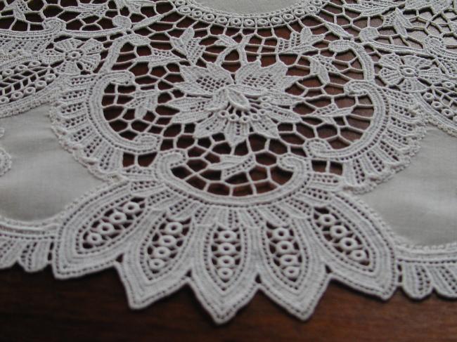 Gorgeous centre table round with chimical lace