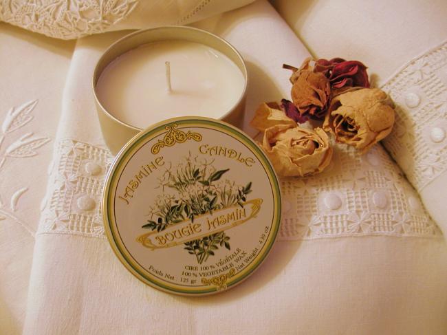 Adorable bougie parfumée au Jasmin dans une jolie boite décorée Art Nouveau