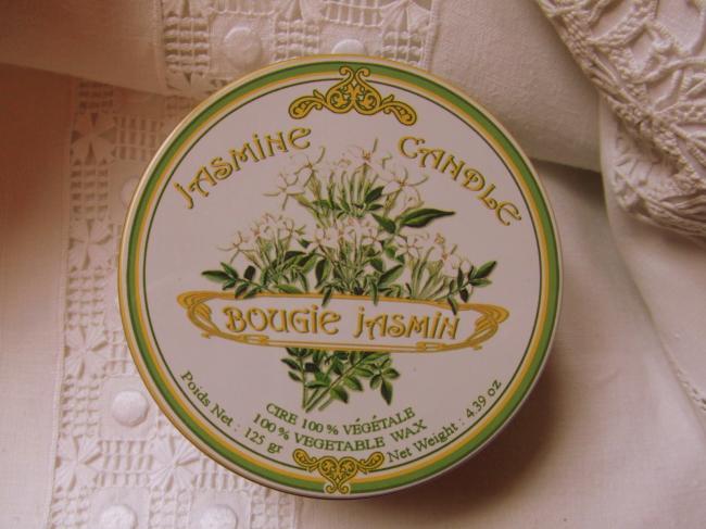 Adorable bougie parfumée au Jasmin dans une jolie boite décorée Art Nouveau