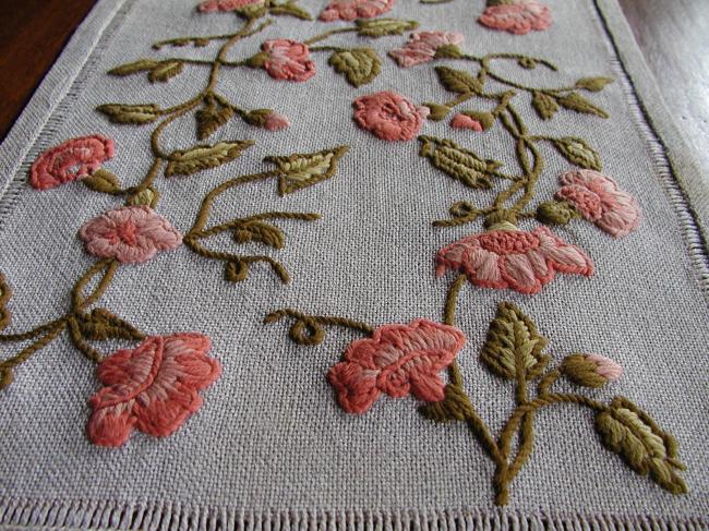 Lovely embroidered cosmos flowers table runner.