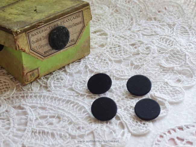 Ancien bouton à queue flexible recouvert de soie noire, 19mm, époque 1900
