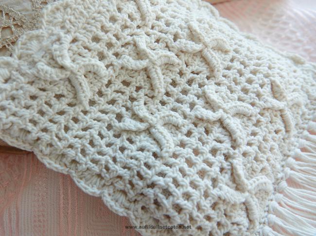 Pretty little handmade crochet lace bag 1930