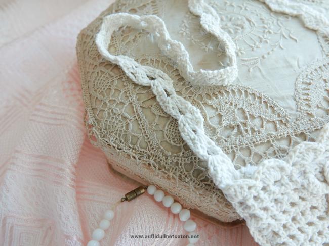 Pretty little handmade crochet lace bag 1930