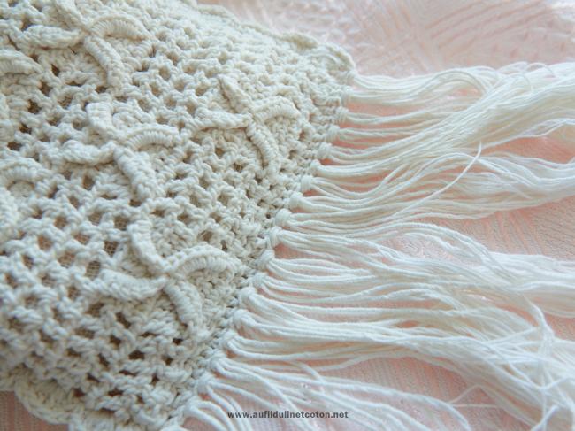 Pretty little handmade crochet lace bag 1930