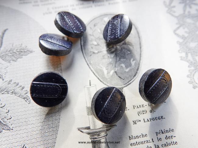 Superbe bouton vintage en cuir moulé bleu marine, boucle sellerie 1950, Ø18mm