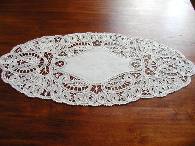 Lovely oval centre table in Luxeuil lace, hand made.