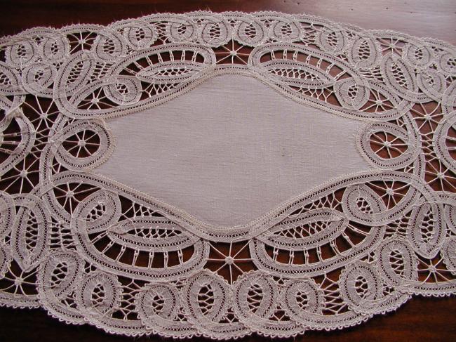 Lovely oval centre table in Luxeuil lace, hand made.