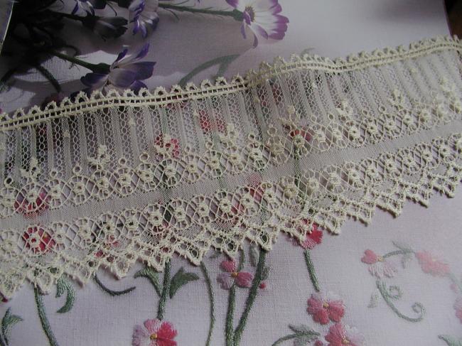 Stunning hand embroidered ivory lace, 19th century