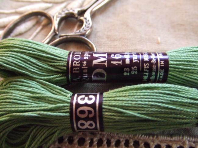 Echeveau coton à broder spécial DMC, n°16 vert nil (nuance n°368)