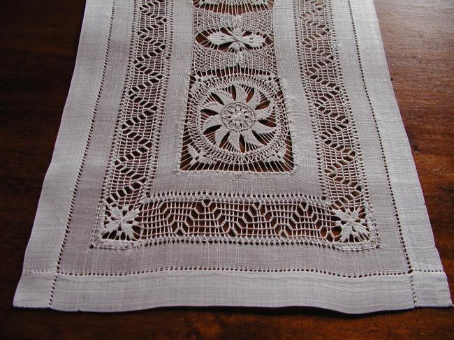 Lovely pina oblong doily with hand made Teneriff embroideries