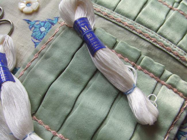 Echeveau Coton à broder , qualité spéciale DMC, blanc neige N°20 (40mètres)