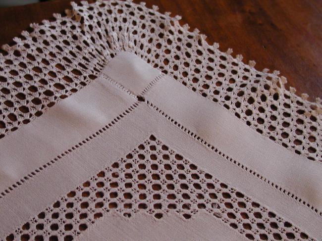Thread drawn works and crochet lace table cloth. Circa 1900