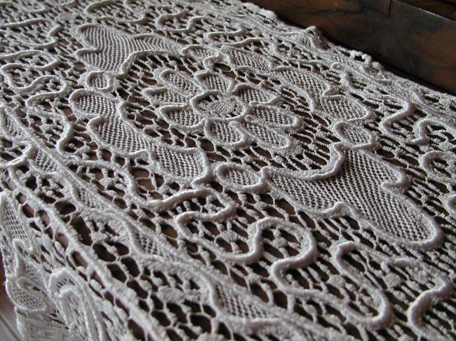 Lovely top for mantelpiece in Renaissance style lace