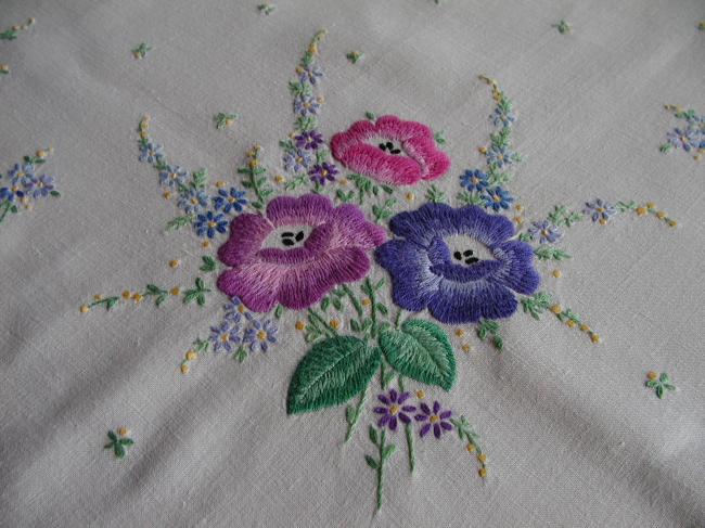 Such a beauty of  embroidered anemones tablecloth with Cluny lace