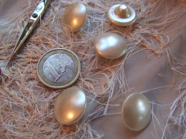 Boutons en forme de champignon bombé en verre nacré (18mm)