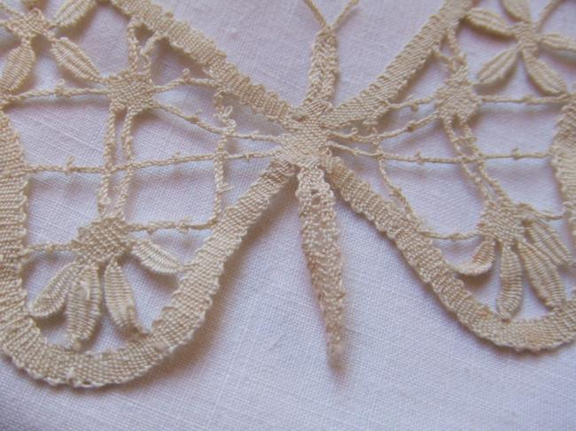 Superbe motif d'insertion en dentelle de fuseaux , motif de papillon,19ème