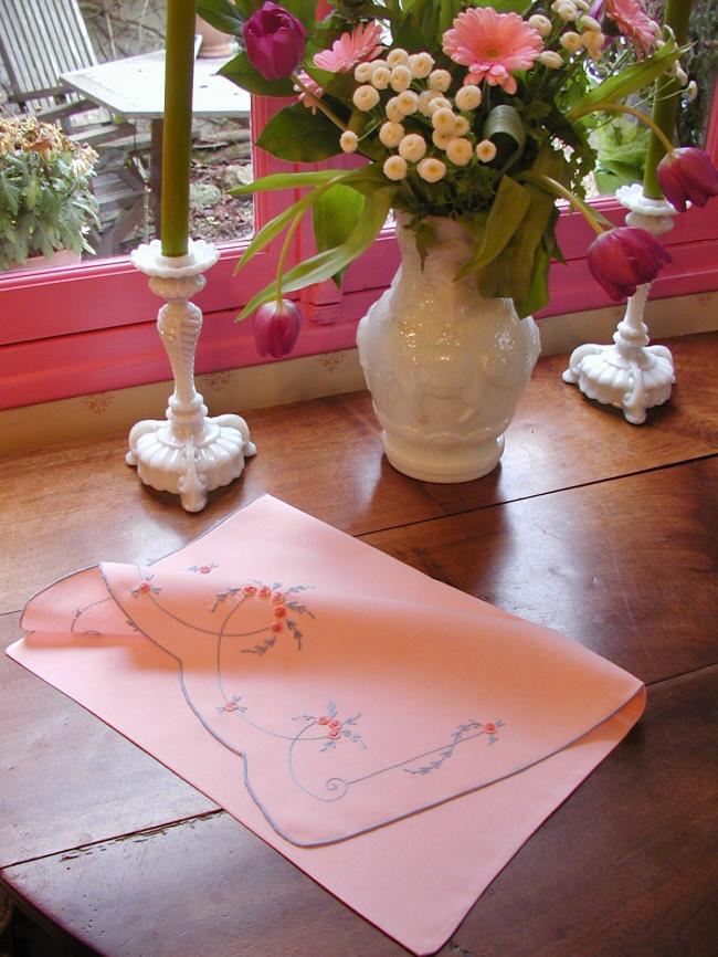 Superb linen pink night case with hand-embroidered little roses