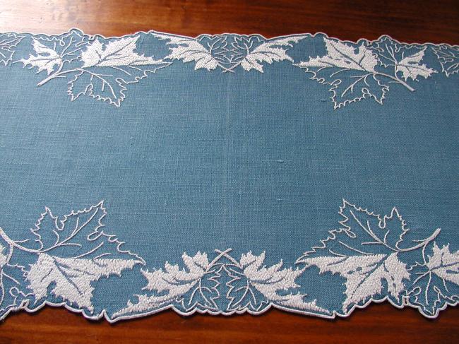 Lovely table runner with embroidered leaves