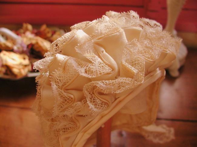 Superb baby bonnet-hat  in ivory silk, flounce and Valencienne lace 1880