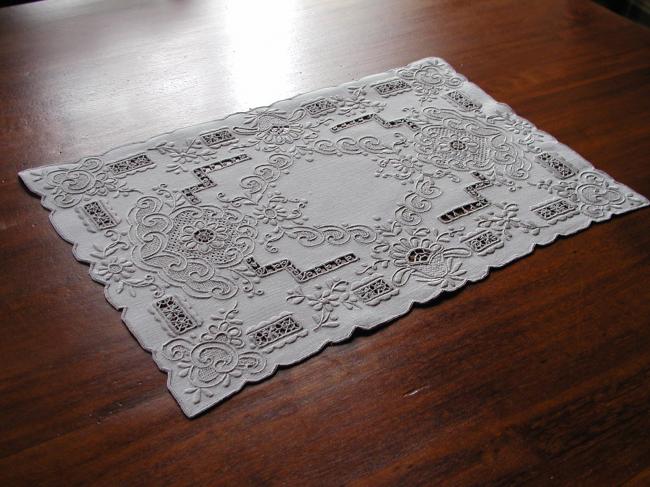 Beautiful table mat with Madeira embroidery