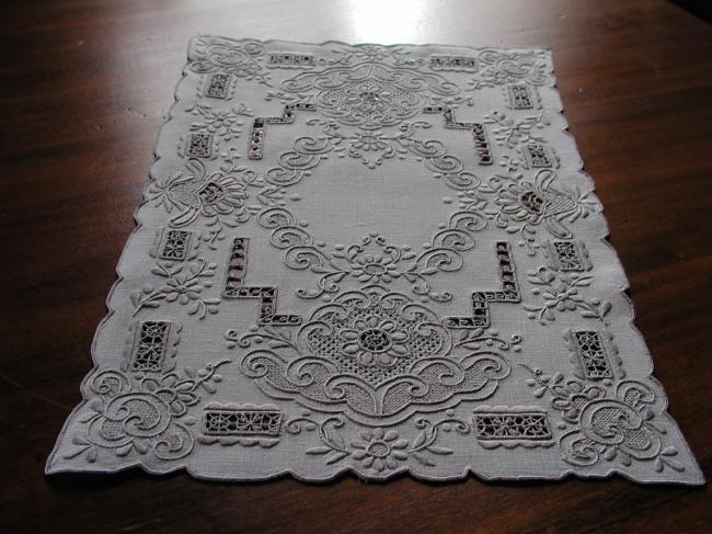 Beautiful table mat with Madeira embroidery