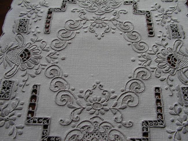 Beautiful table mat with Madeira embroidery