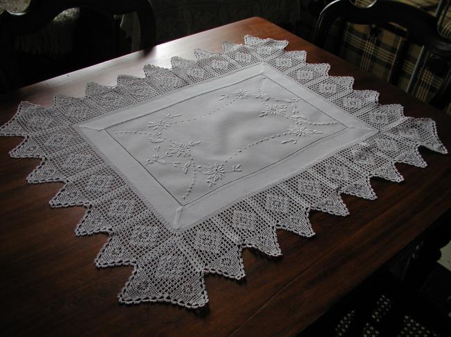 Magnificient trolley mat or centre table with white embroidery and crochet lace