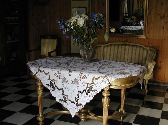 Gorgeous Madeira tablecloth with grapes and vine