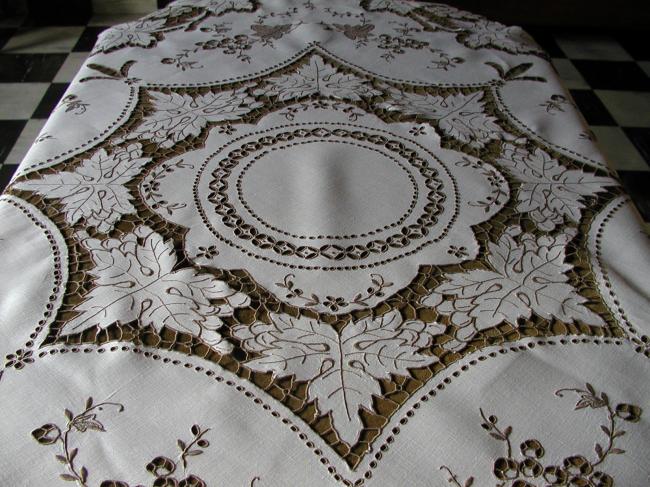 Gorgeous Madeira tablecloth with grapes and vine