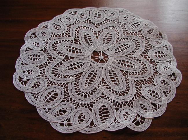 Lovely Luxeuil or battenburg lace doily