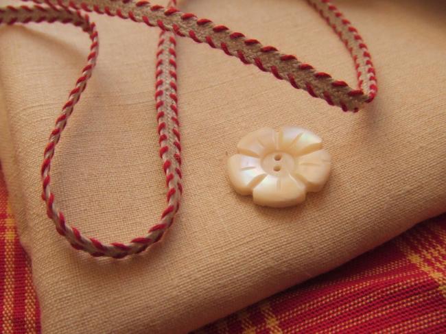 Joli ruban murmure en lin naturel et coton rouge médoc (4mm)